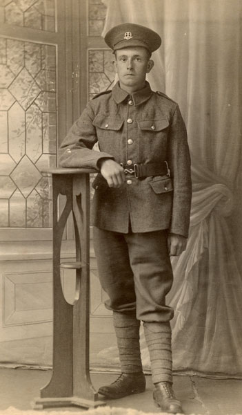 Photograpgh of James Lever, 8th Middlesex Regiment runner, in army uniform