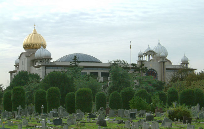 Photograph of Sikh Temple (Gurdwara), Havelock Road, Southall, 5 November 2004